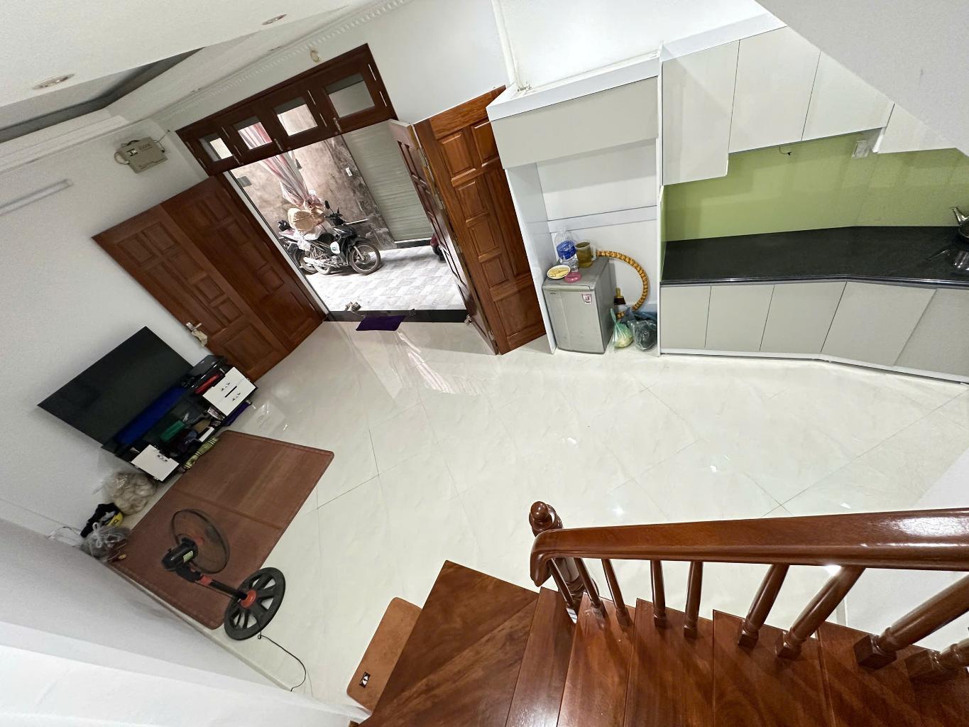 BÁN NHÀ LÊ THANH NGHỊ, GẦN BÁCH KINH XÂY, BỆNH VIỆN BẠCH MAI, DT 32M2. 8,1 TỶ
